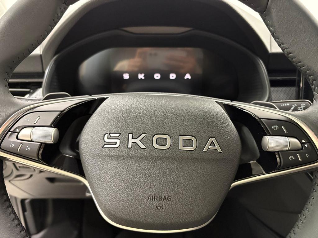 Skoda Kamiq 1.0 TSI Selection DSG 85 kW (115 CV) - 10