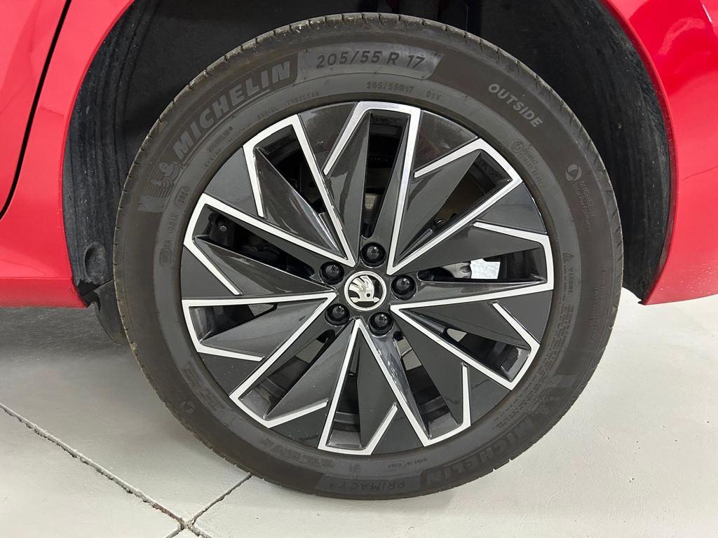 Skoda Kamiq 1.0 TSI Design DSG 85 kW (115 CV) - 7