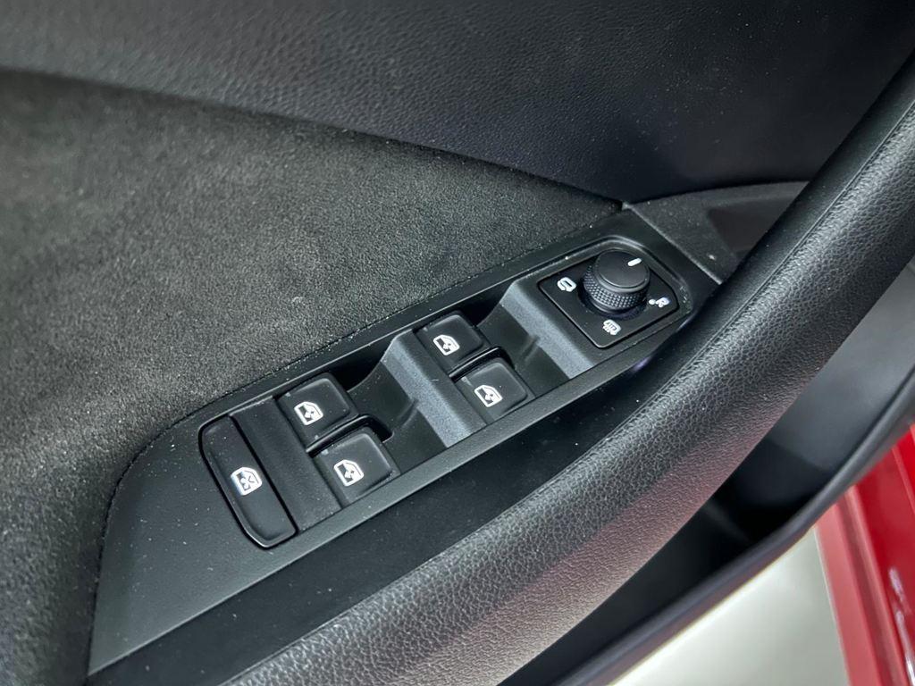 Skoda Kamiq 1.0 TSI Design DSG 85 kW (115 CV) - 8