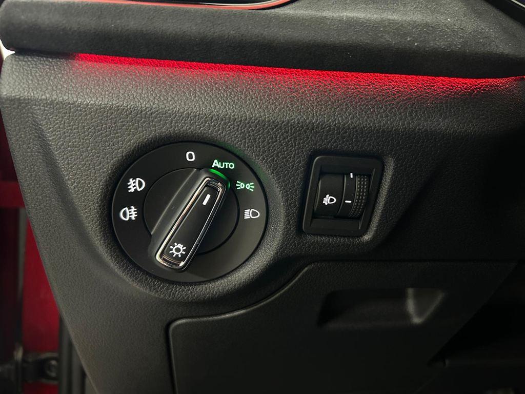 Skoda Kamiq 1.0 TSI Design DSG 85 kW (115 CV) - 9