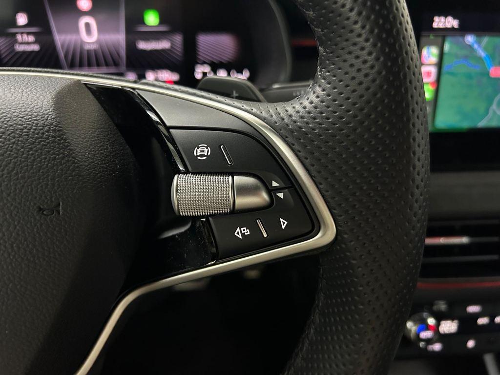 Skoda Kamiq 1.0 TSI Design DSG 85 kW (115 CV) - 12