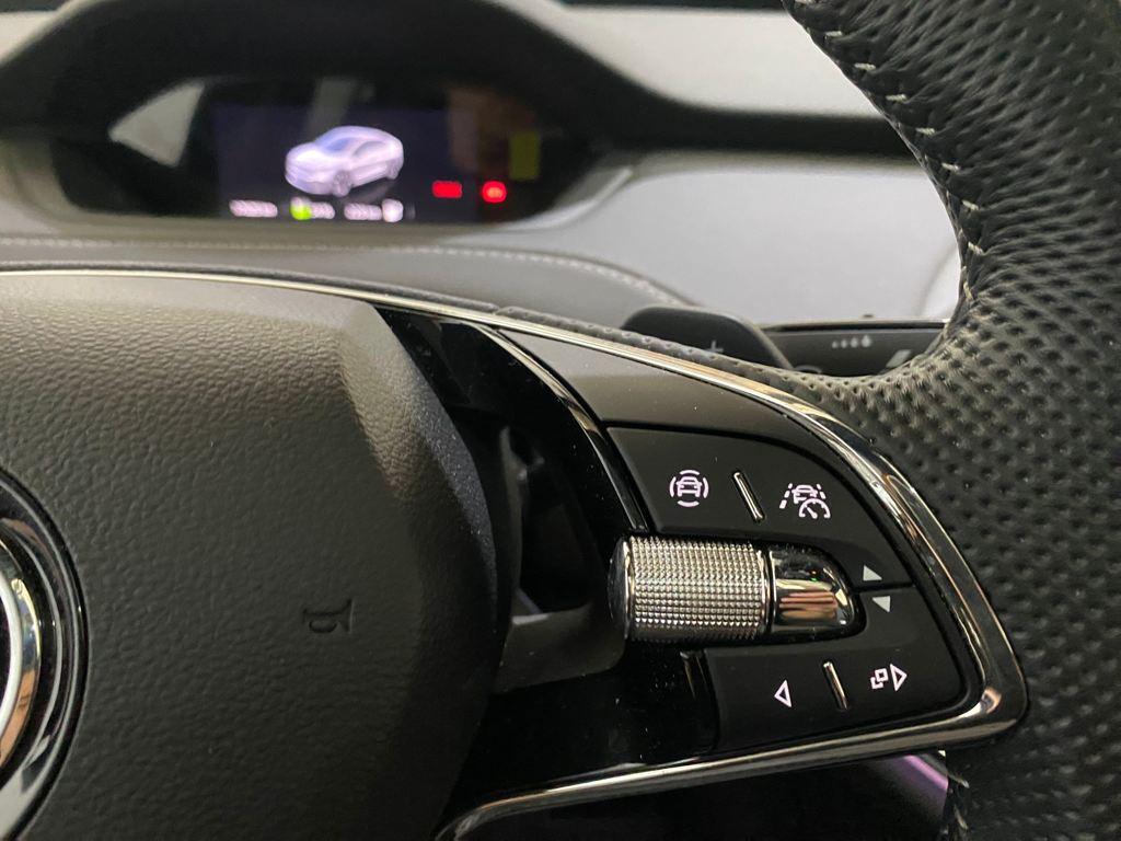 Skoda Enyaq Coupé IV RS 220 kW (300 CV) 82kWh - 16