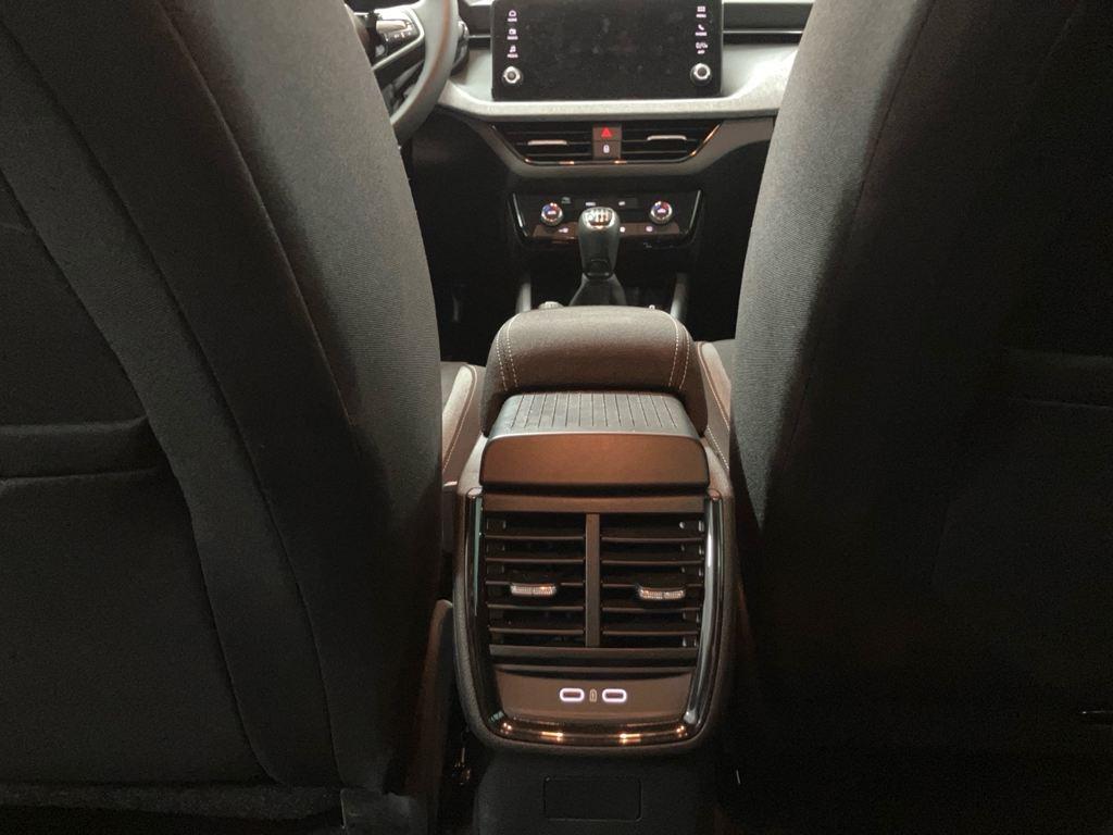 Skoda Kamiq 1.0 TSI Selection 85 kW (115 CV) - 18