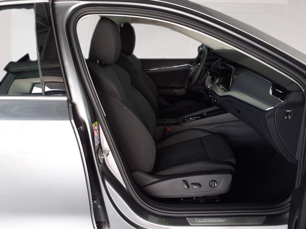 Skoda Octavia Combi 2.0 TDI Selection DSG 110 kW (150 CV) - 4