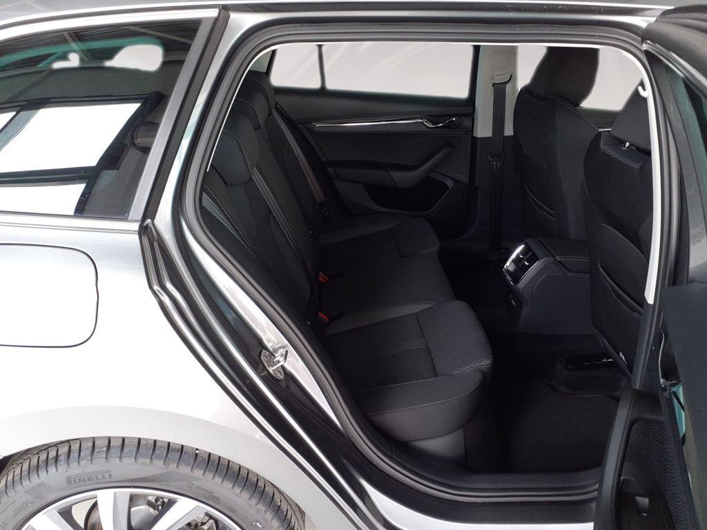 Skoda Octavia Combi 2.0 TDI Selection DSG 110 kW (150 CV) - 5