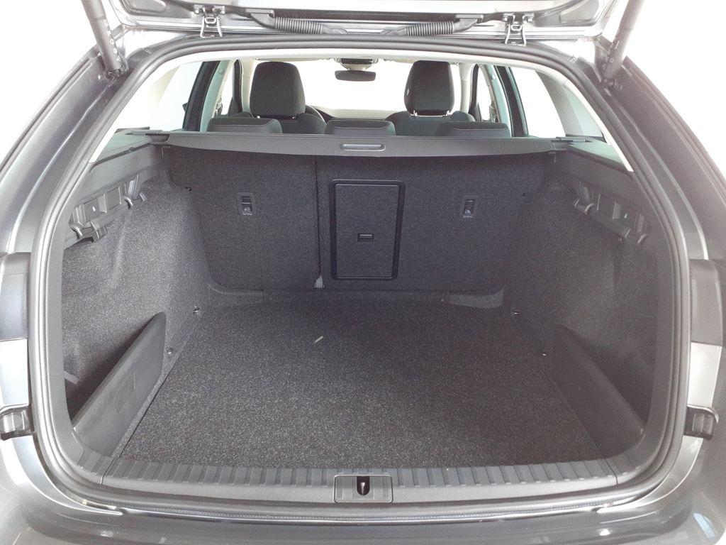Skoda Octavia Combi 2.0 TDI Selection DSG 110 kW (150 CV) - 6