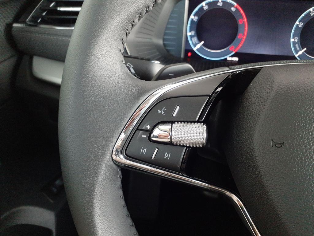 Skoda Octavia Combi 2.0 TDI Selection DSG 110 kW (150 CV) - 10