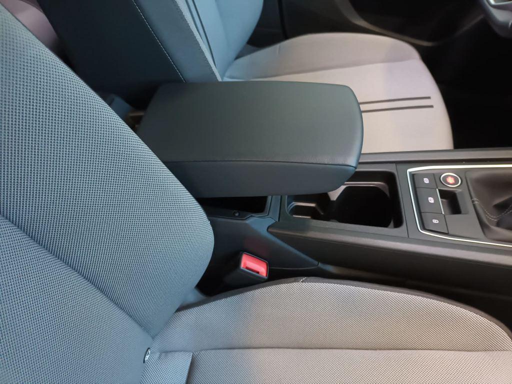 SEAT León 2.0 TDI S&S Style Go 85 kW (115 CV) - 9