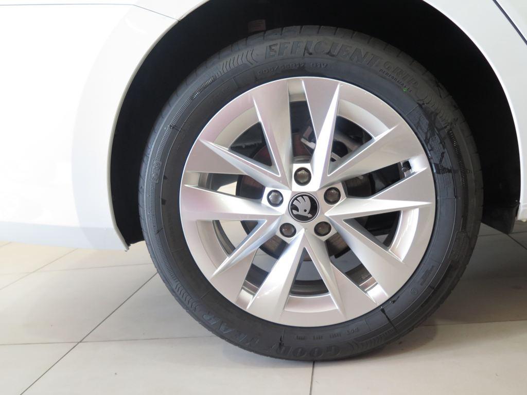 Skoda Octavia Combi 2.0 TDI Selection DSG 110 kW (150 CV) - 7