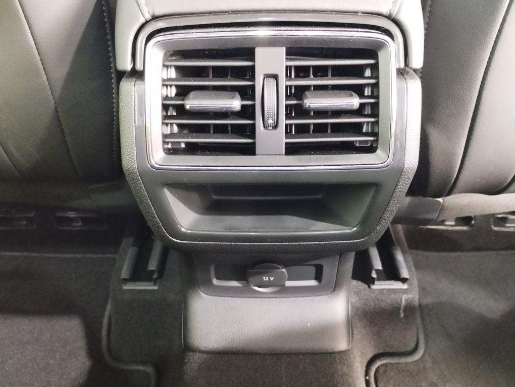 Skoda Karoq 1.5 TSI ACT Design DSG 110 kW (150 CV) - 11