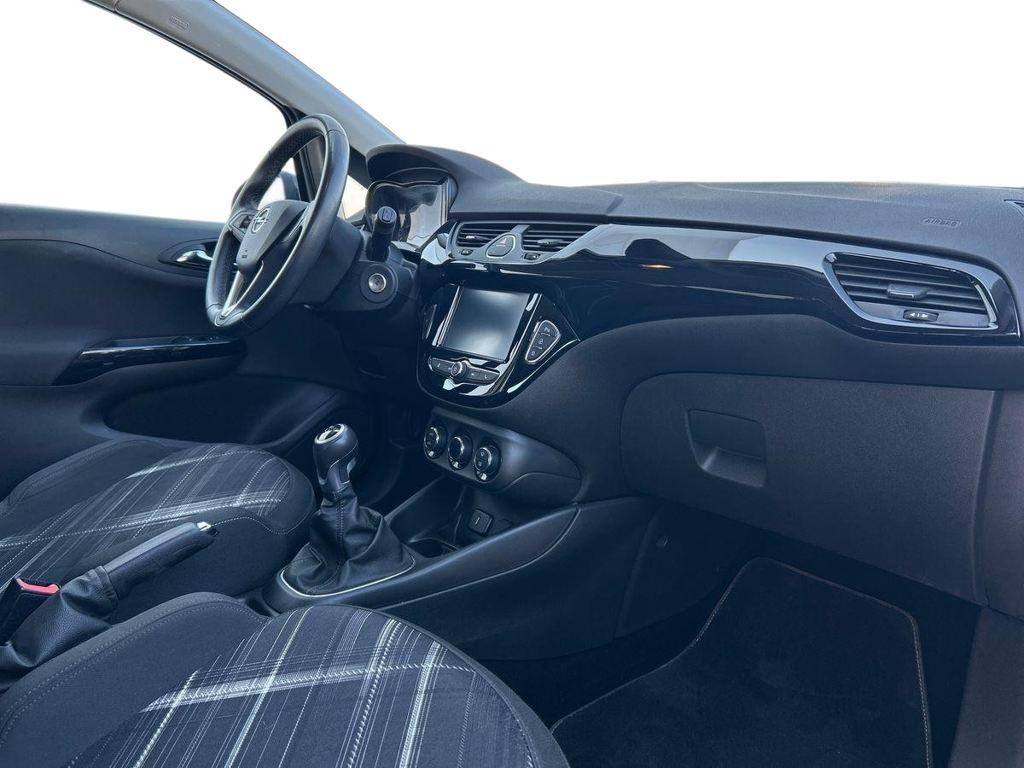 Opel Corsa 1.4 Design Line 66 kW (90 CV) - 4
