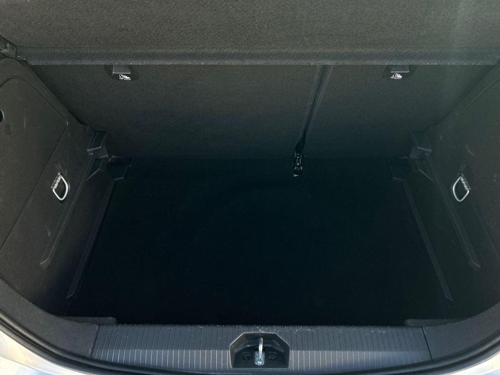 Opel Corsa 1.4 Design Line 66 kW (90 CV) - 6