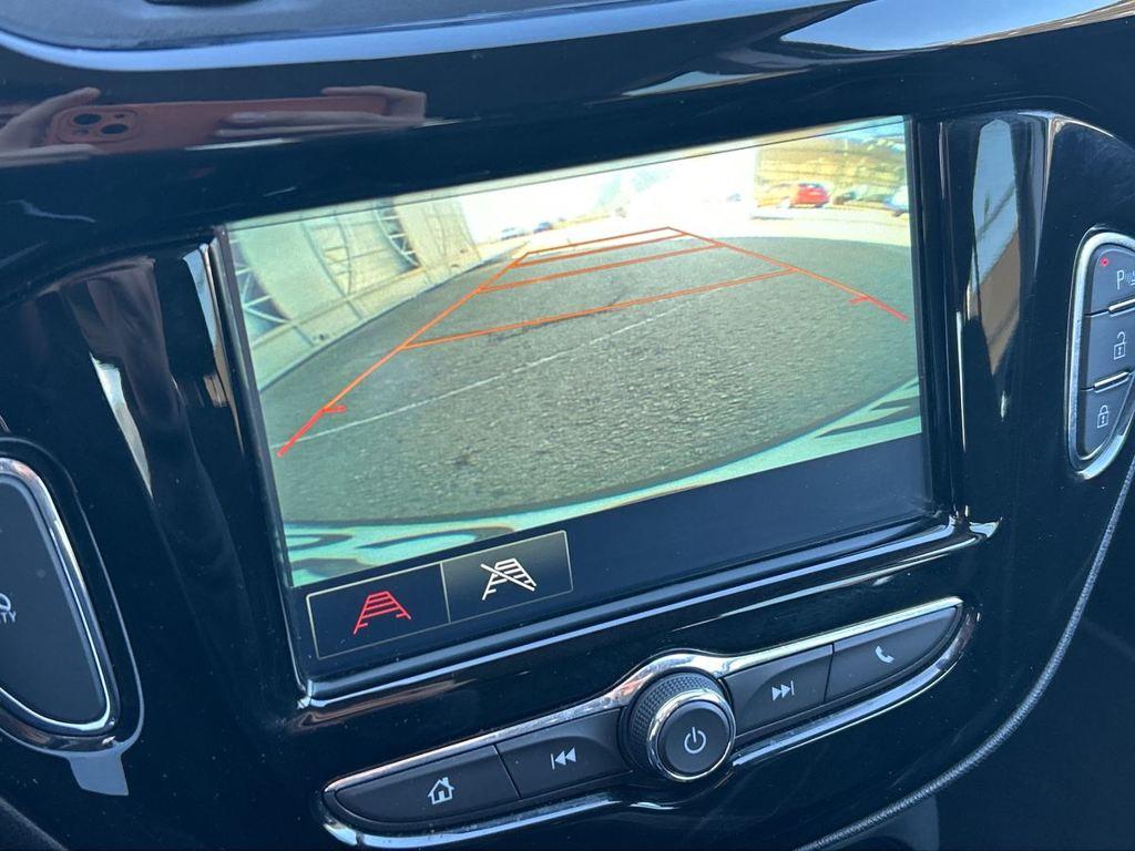 Opel Corsa 1.4 Design Line 66 kW (90 CV) - 13