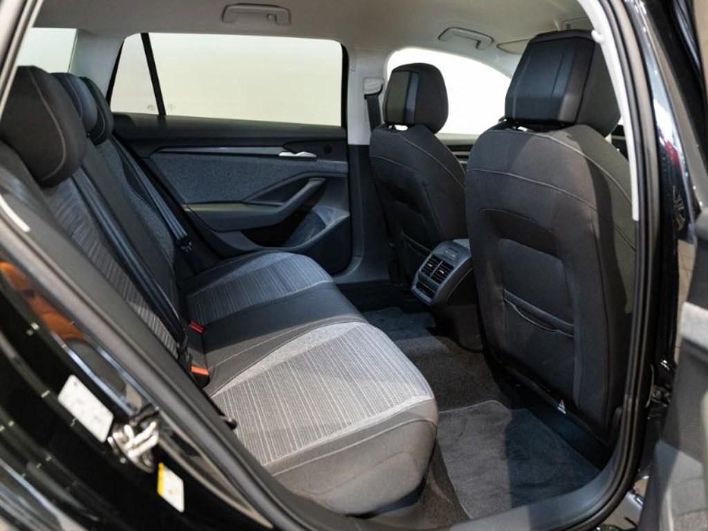 Skoda Superb Combi 1.5 TSI m-HEV Selection DSG 110 kW (150 CV) - 5