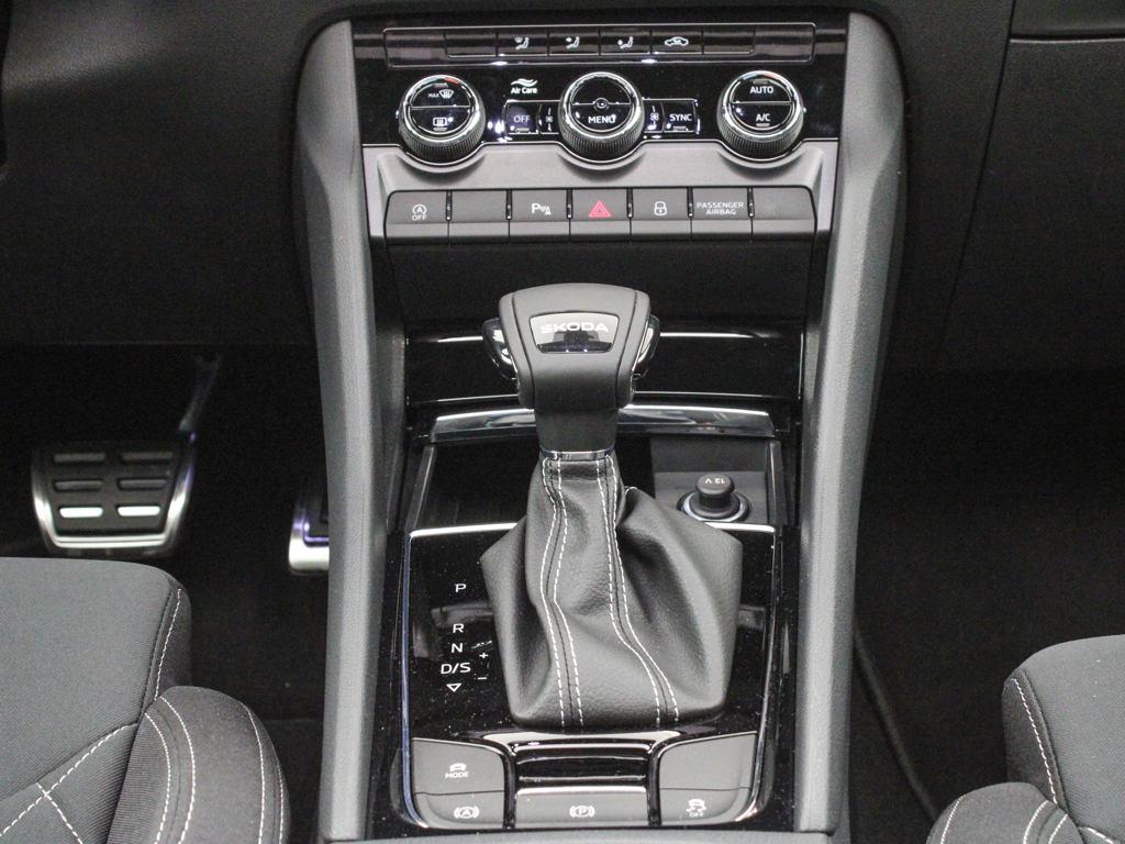 Skoda Karoq 1.5 TSI ACT Sportline DSG 110 kW (150 CV) - 10