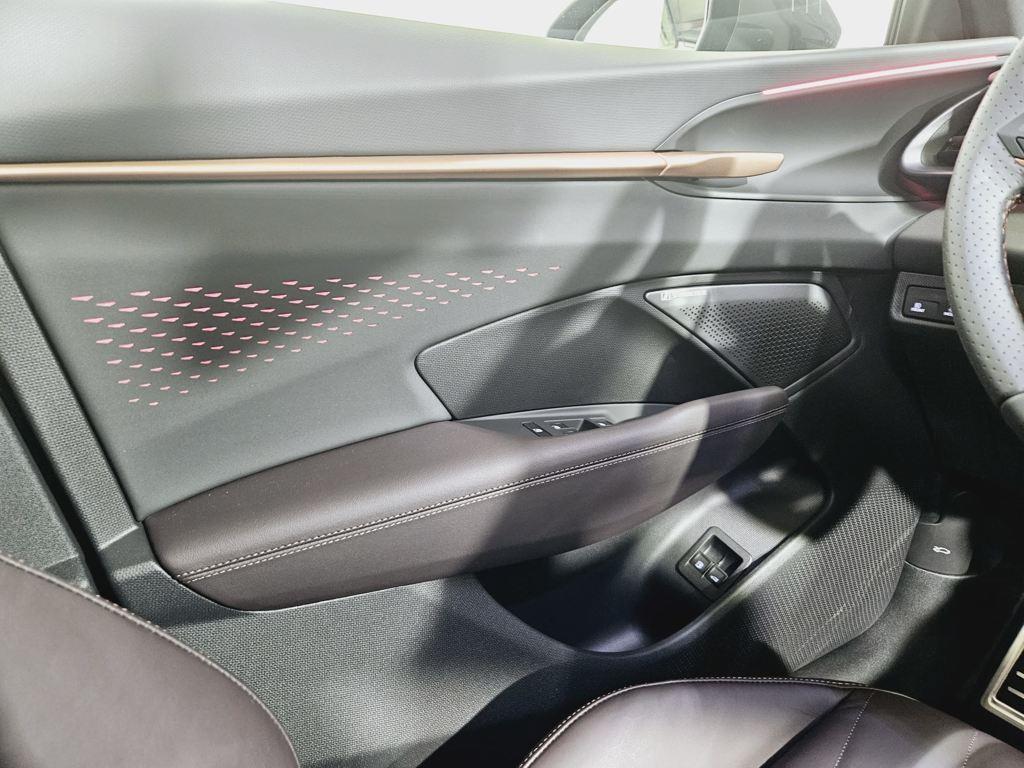 CUPRA Terramar 1.5 TSI e-Hybrid VZ DSG 200 kW (272 CV) - 8