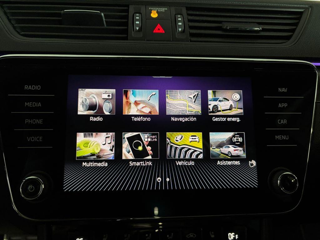 Skoda Superb Combi 1.4 TSI iV P-HEV SportLine DSG 160 kW (218 CV) - 12