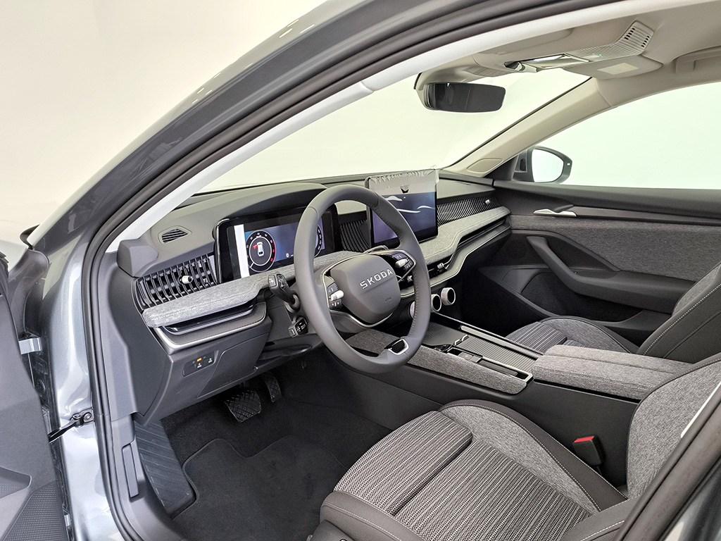 Skoda Superb Combi 1.5 TSI m-HEV Selection DSG 110 kW (150 CV) - 12