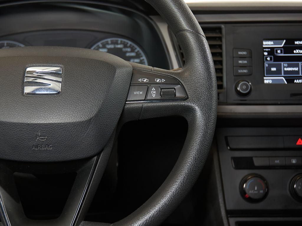 SEAT León 1.6 TDI Reference 66 kW (90 CV) - 11