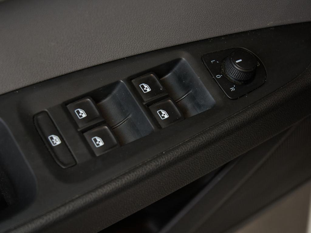 SEAT León 1.6 TDI Reference 66 kW (90 CV) - 13