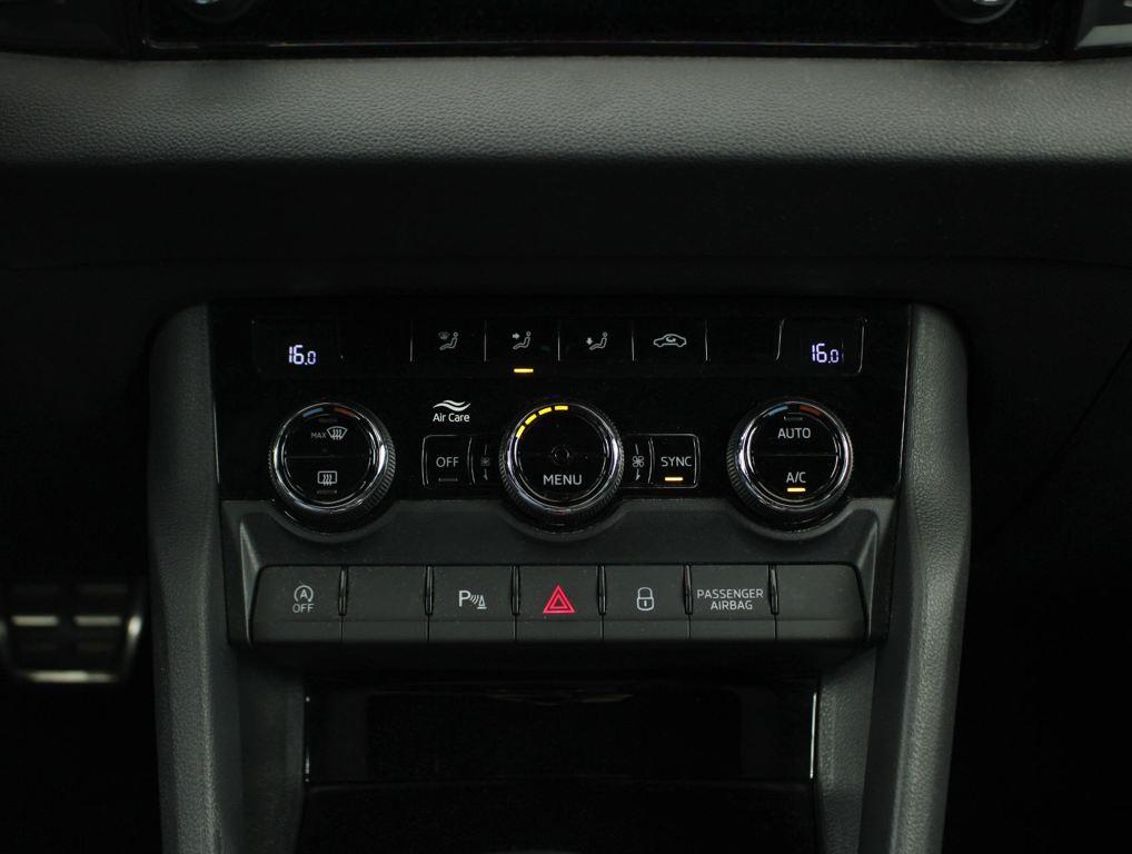 Skoda Karoq 1.5 TSI ACT Sportline DSG 110 kW (150 CV) - 10