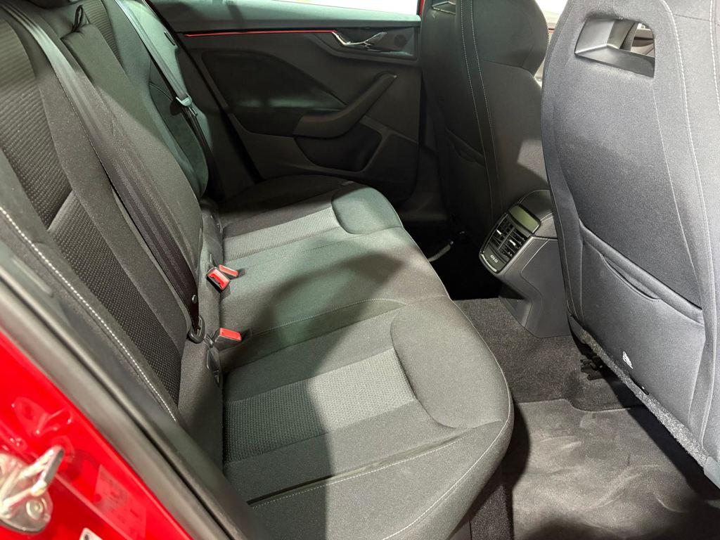 Skoda Kamiq 1.5 TSI Design DSG 110 kW (150 CV) - 5