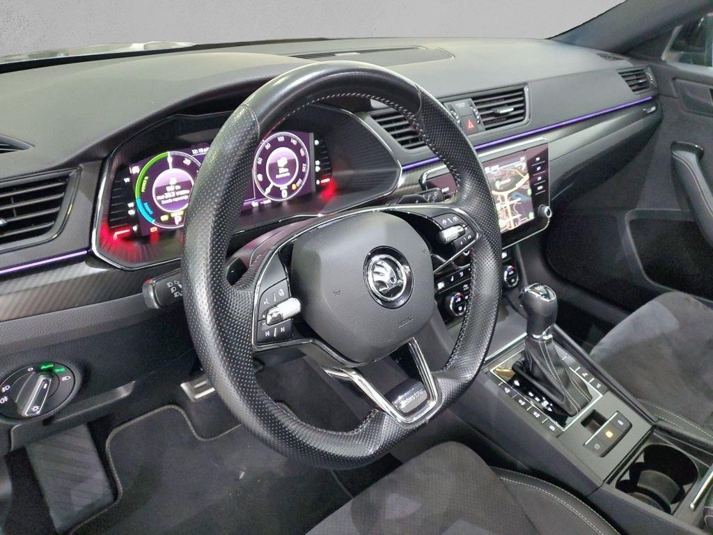 Skoda Superb Combi 1.4 TSI iV P-HEV SportLine DSG 160 kW (218 CV) - 8