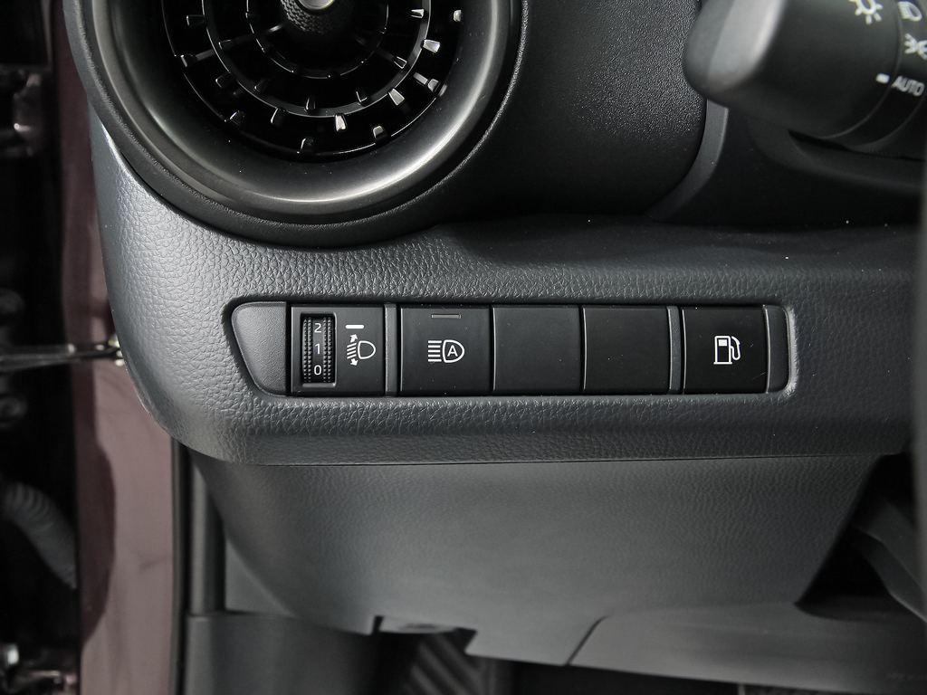 Toyota C-HR 140H Advance 103 kW (140 CV) - 10