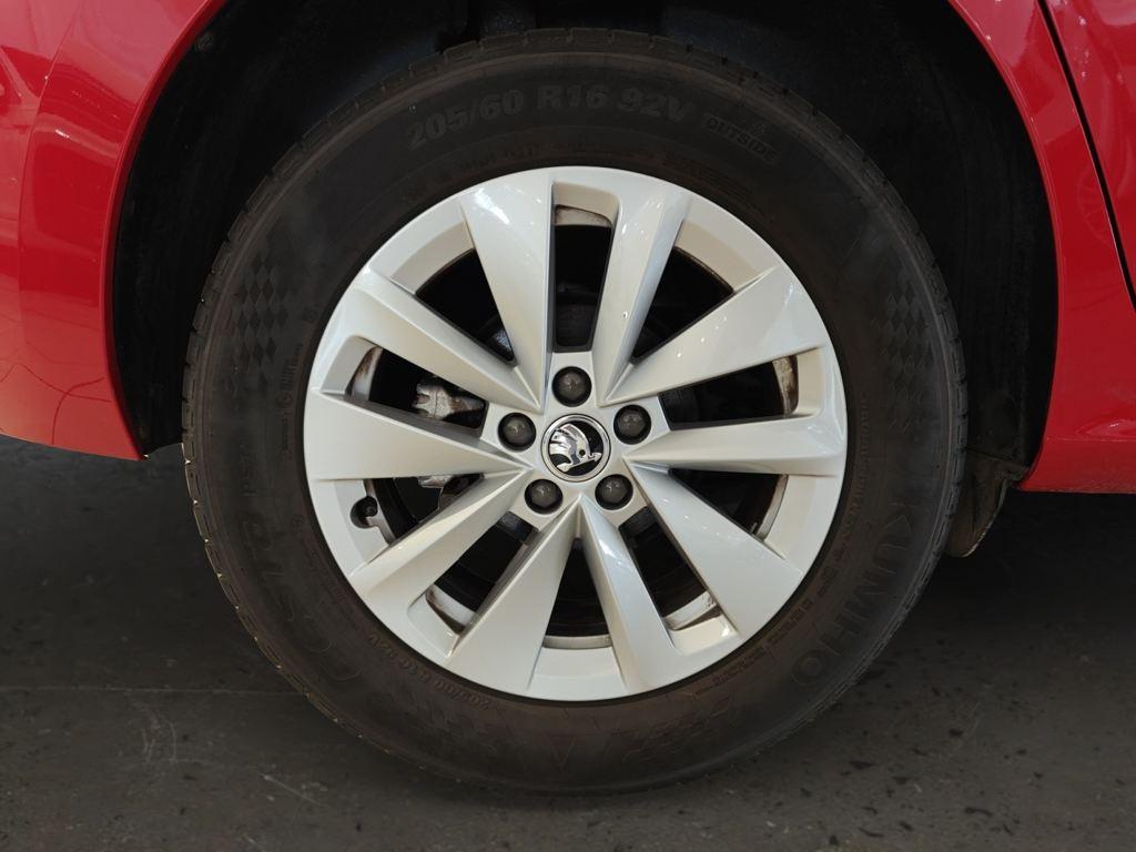 Skoda Kamiq 1.0 TSI Selection 70 kW (95 CV) - 7