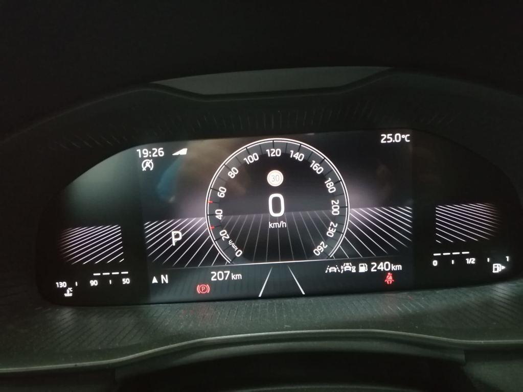 Skoda Scala Design 1.0 TSI DSG 85 kW (115 CV) - 9