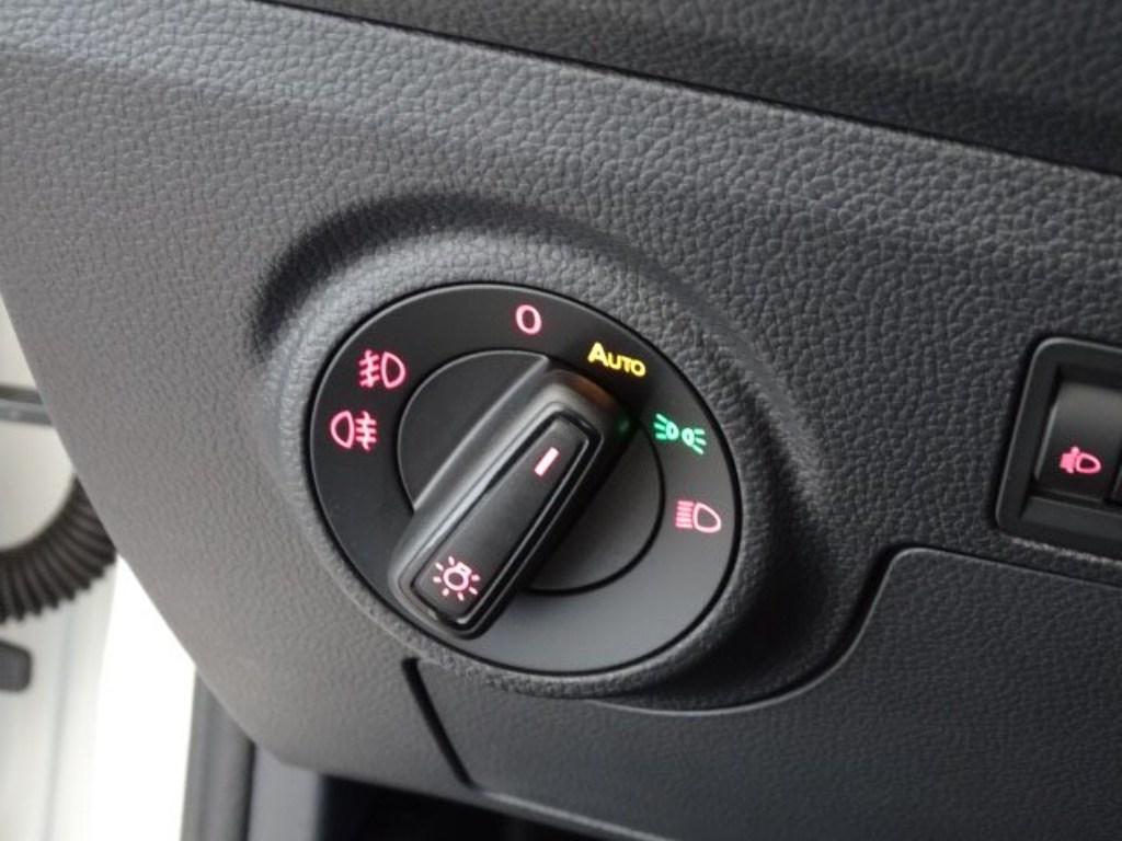 SEAT Arona 1.0 TGI GNC S&S Reference 66 kW (90 CV) - 10