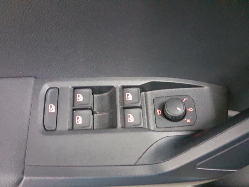 SEAT Arona 1.0 TSI Style XM 81 kW (110 CV) - 15