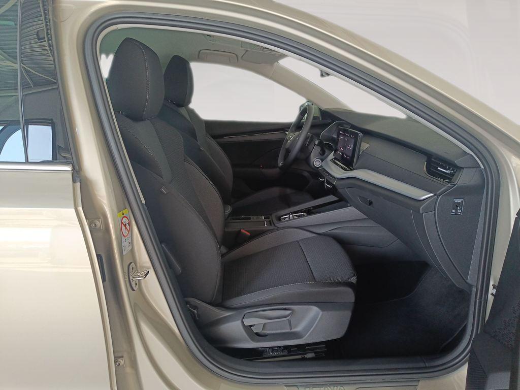 Skoda Octavia Combi 1.5 TSI m-HEV Selection DSG 110 kW (150 CV) - 4