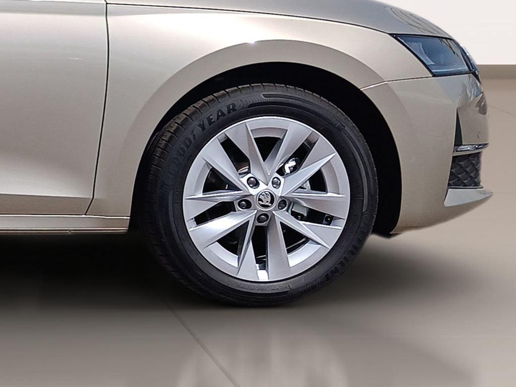 Skoda Octavia Combi 1.5 TSI m-HEV Selection DSG 110 kW (150 CV) - 7