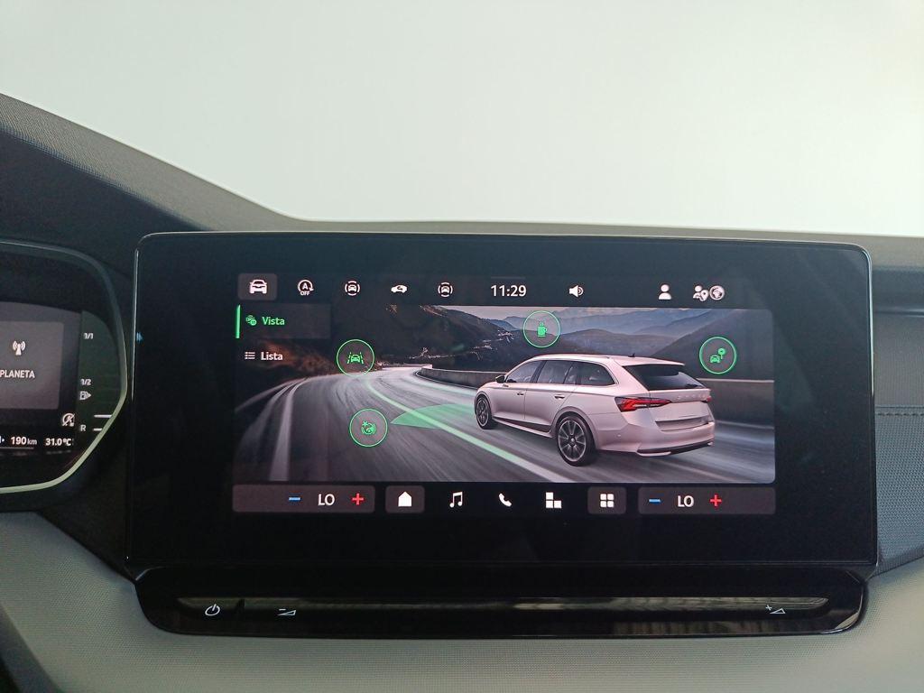 Skoda Octavia Combi 1.5 TSI m-HEV Selection DSG 110 kW (150 CV) - 14