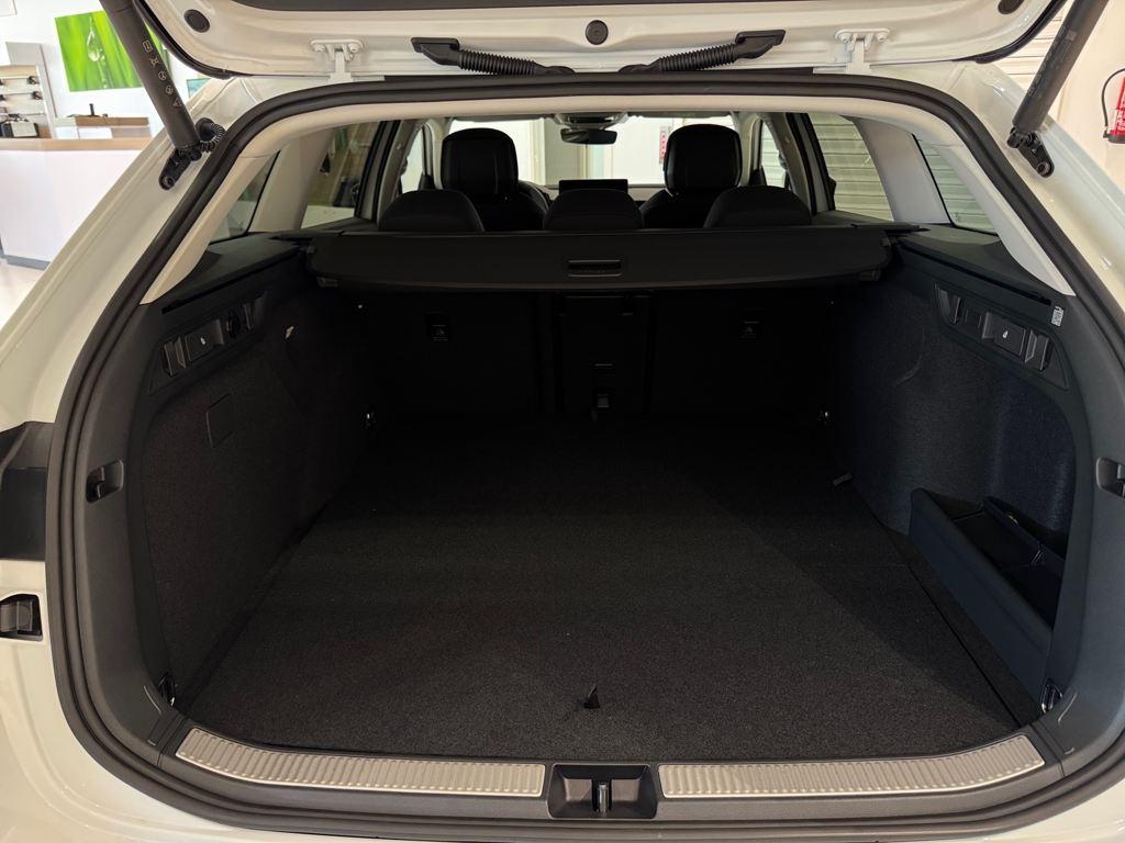 Skoda Superb Combi 1.5 TSI iV P-HEV Selection DSG 150 kW (204 CV) - 6