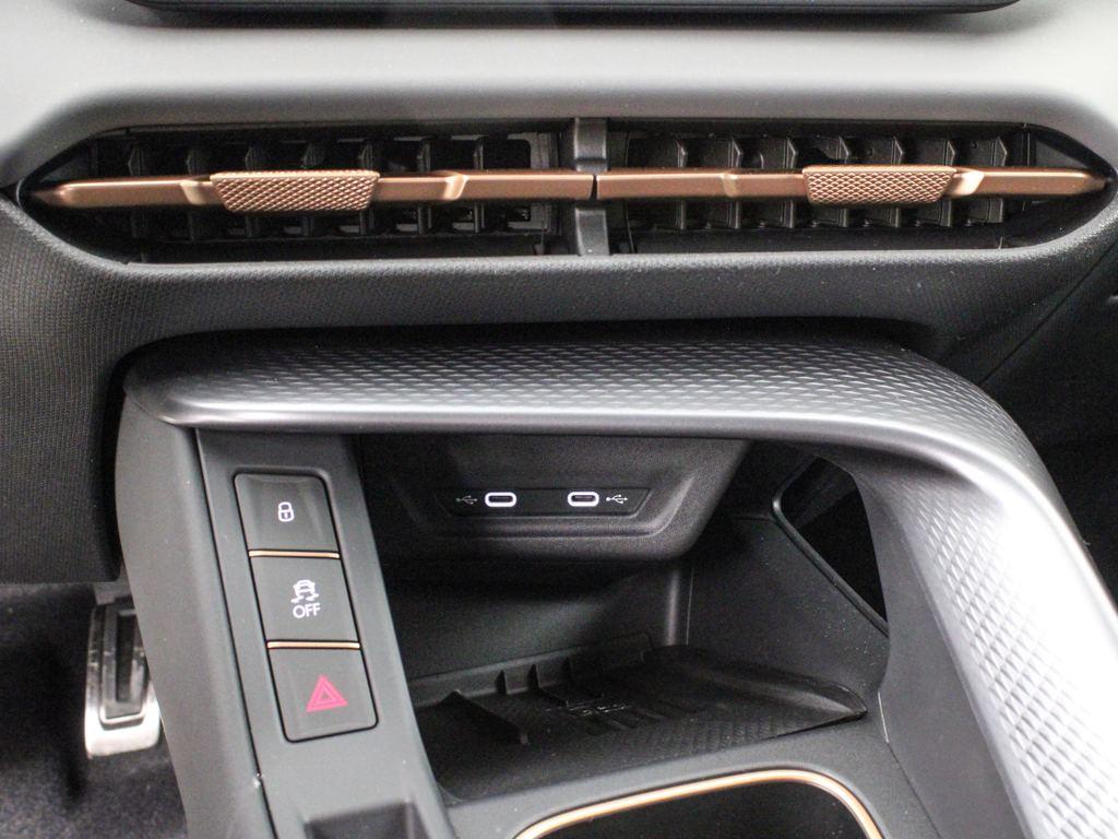 CUPRA Terramar 1.5 TSI e-Hybrid DSG 150 kW (204 CV) - 15