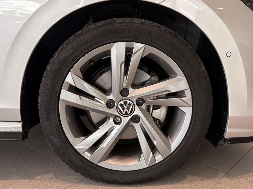 Volkswagen Golf R-Line 1.5 eTSI 110 kW (150 CV) DSG - 7