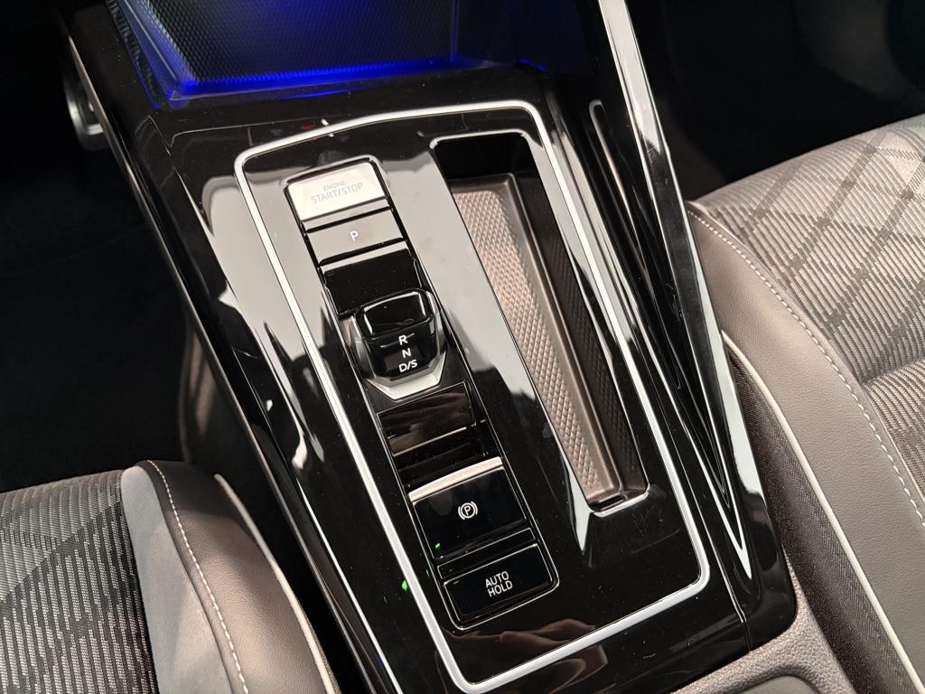 Volkswagen Golf R-Line 1.5 eTSI 110 kW (150 CV) DSG - 10