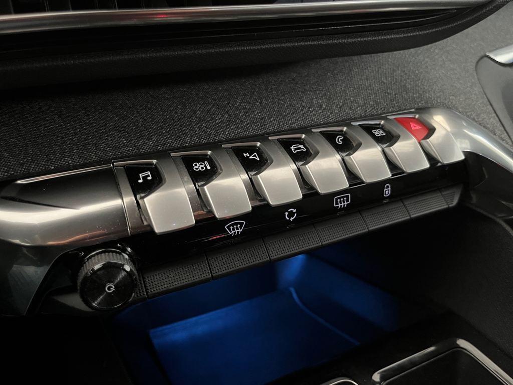 Peugeot 3008 PureTech 130 S&S Allure Pack EAT8 96 kW (130 CV) - 17