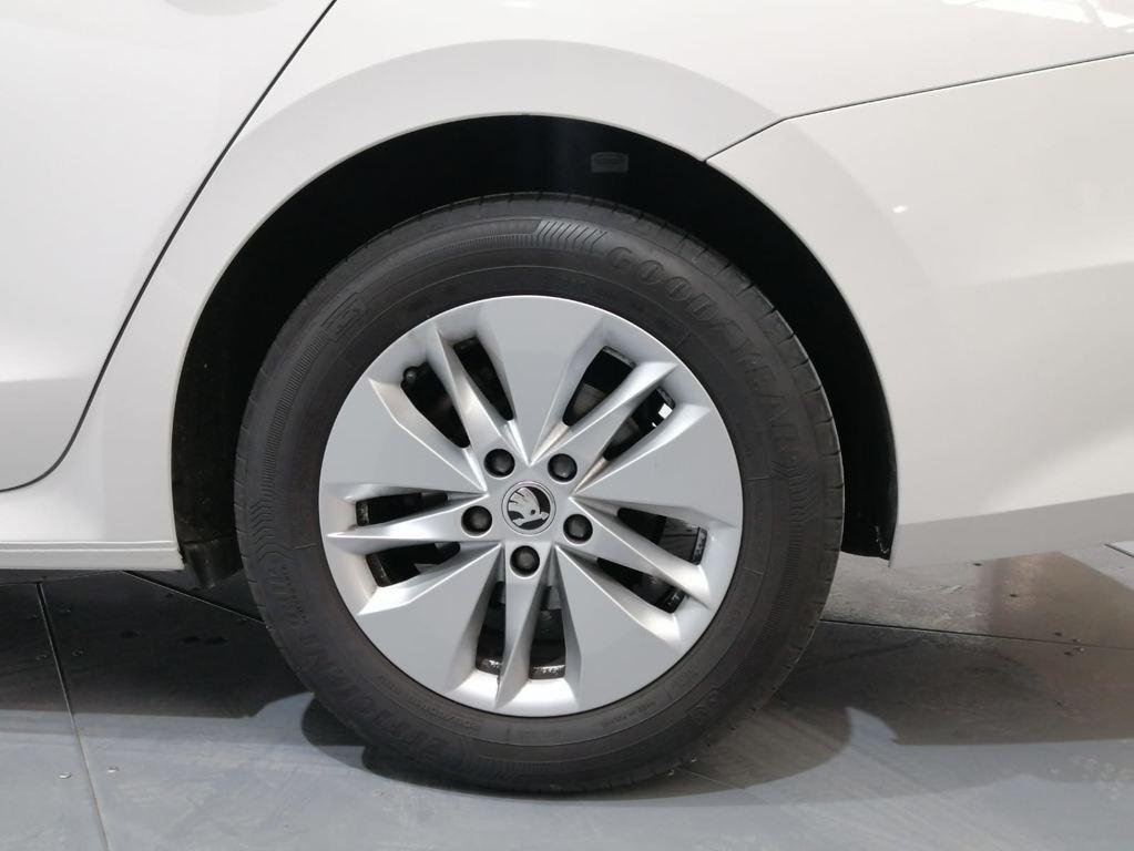 Skoda Octavia 1.5 TSI G-TEC Ambition DSG 96 kW (131 CV) - 7