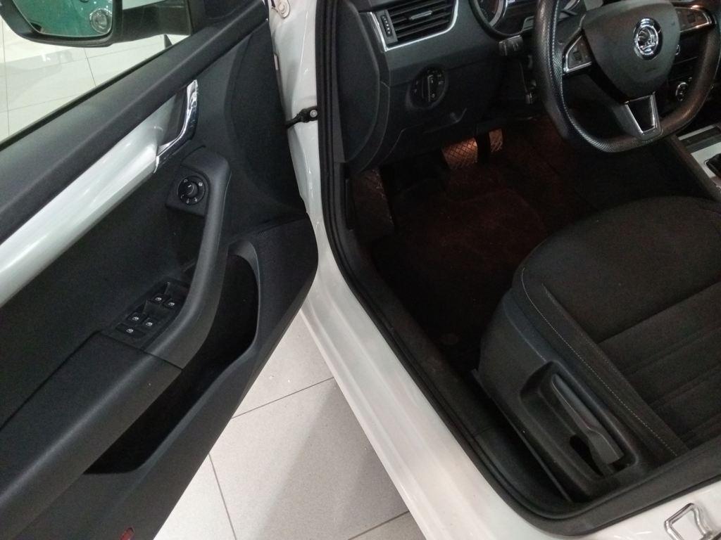 Skoda Octavia Combi 1.6 TDI Ambition 85 kW (115 CV) - 15