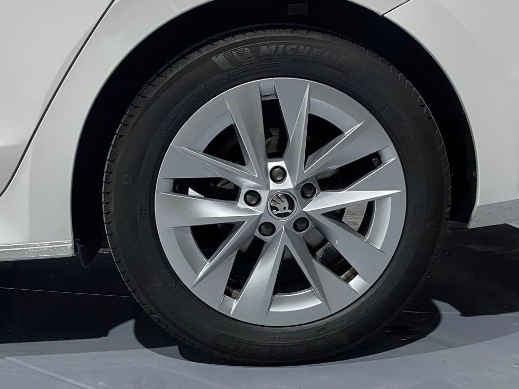 Skoda Octavia 1.5 TSI GNC Ambition Plus DSG 96 kW (131 CV) - 7