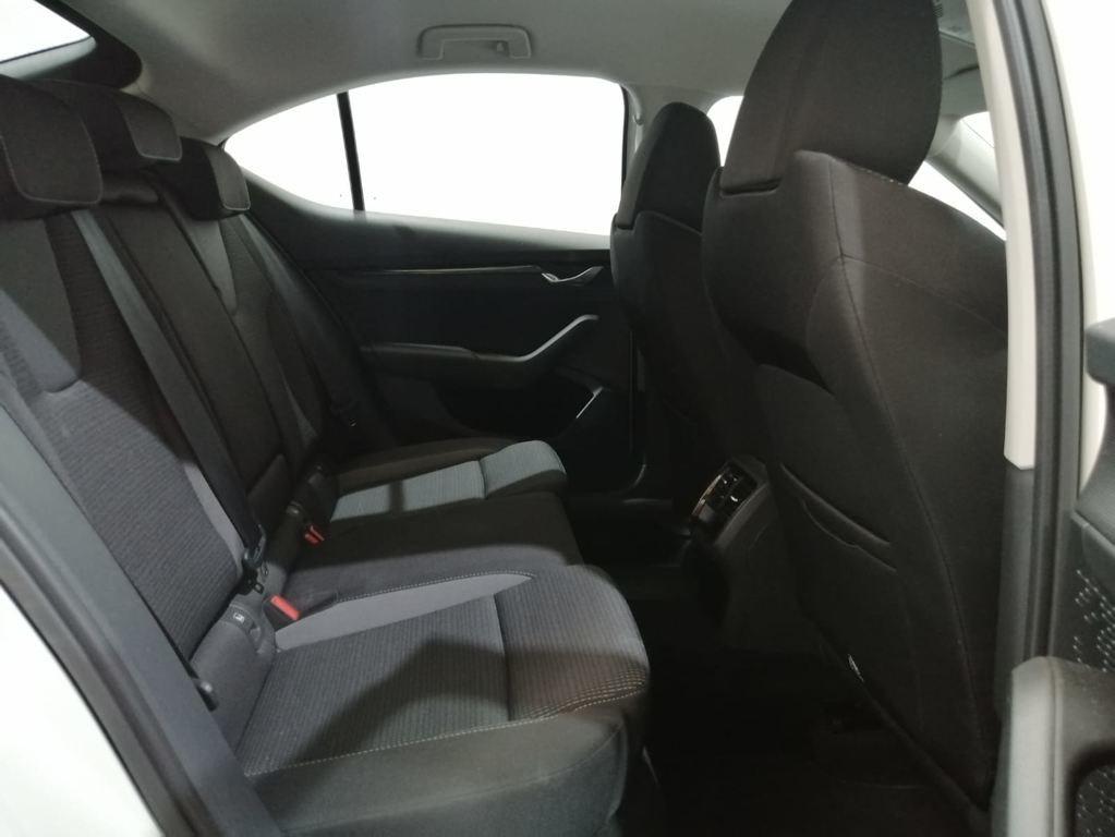 Skoda Octavia 1.5 TSI GNC Ambition Plus DSG 96 kW (131 CV) - 5