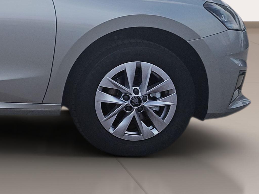 Skoda Fabia 1.0 TSI Selection 70 kW (95 CV) - 7