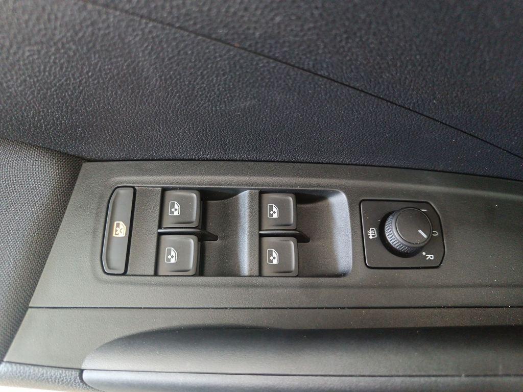 Skoda Fabia 1.0 TSI Selection 70 kW (95 CV) - 8