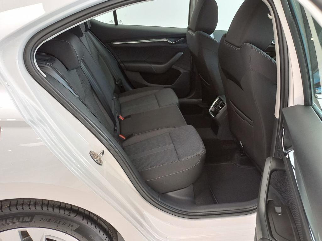 Skoda Octavia 1.5 TSI G-TEC Ambition DSG 96 kW (131 CV) - 5