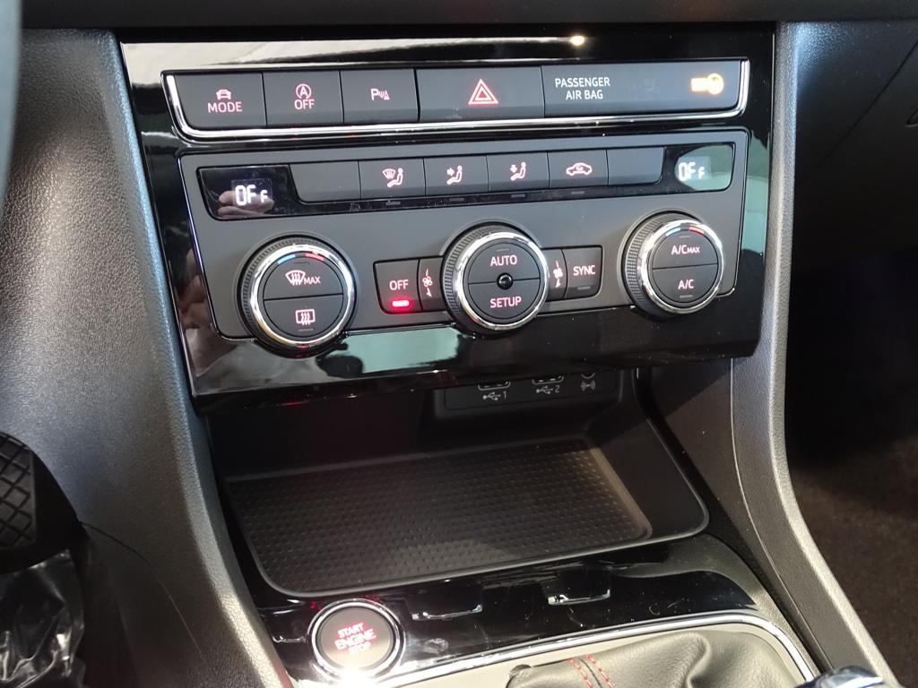 SEAT León 1.5 TSI S&S FR Fast Edition DSG 110 kW (150 CV) - 9