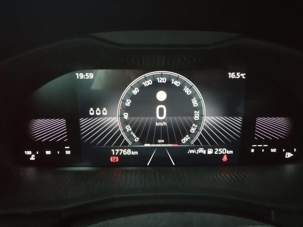 Skoda Kamiq 1.0 TSI Essence 85 kW (115 CV) - 9