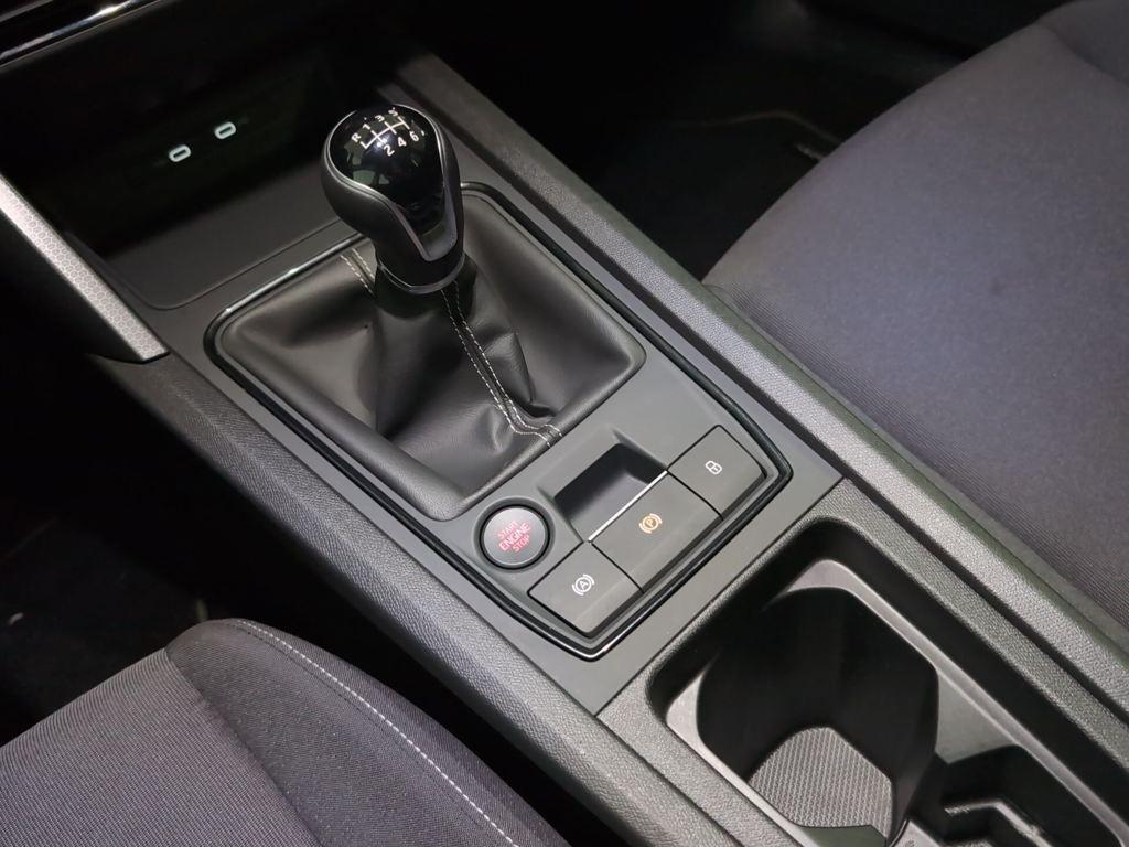 SEAT León 2.0 TDI S&S Reference Go 85 kW (115 CV) - 9